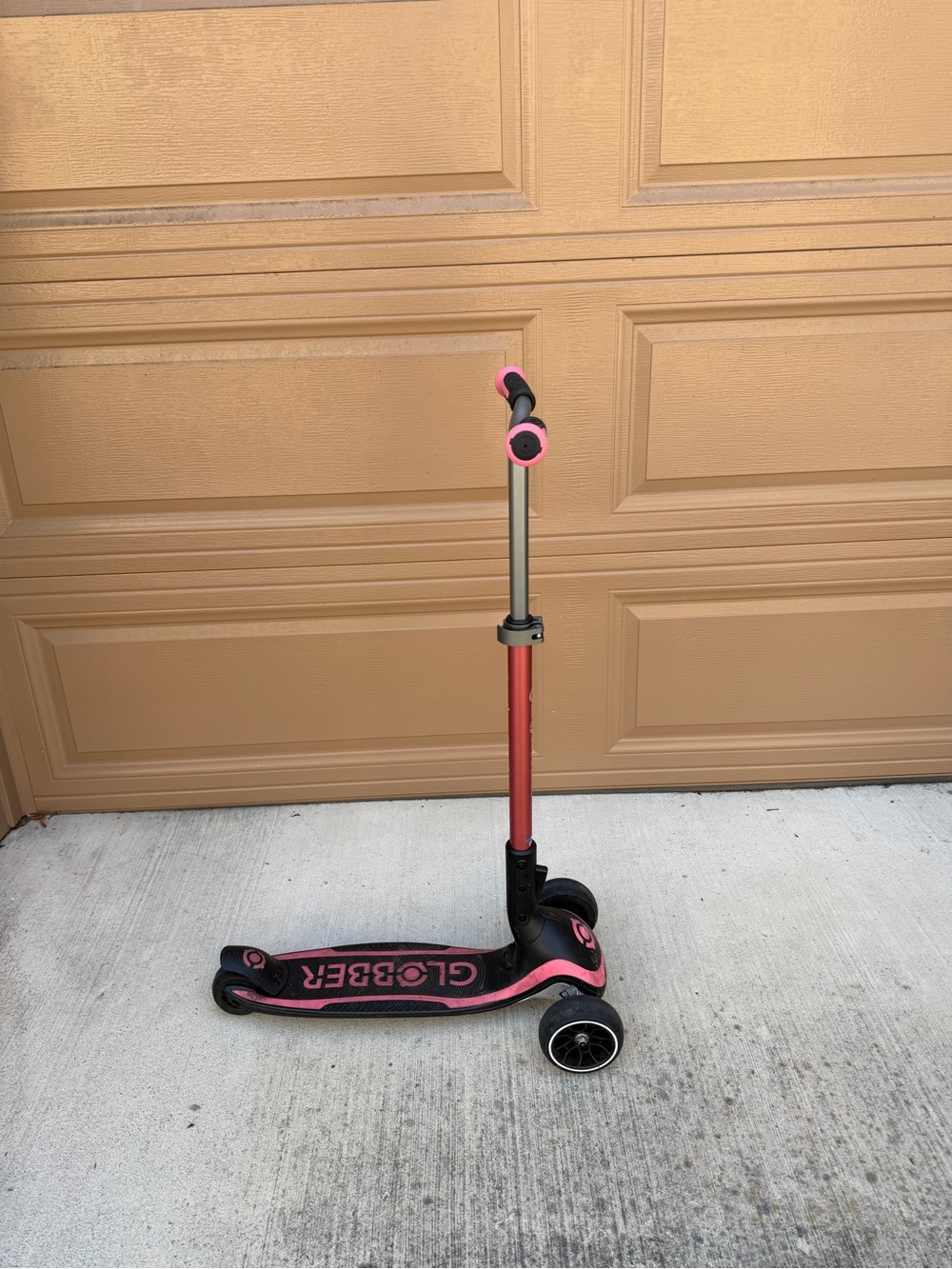 Kids 3-Wheel Scooter — Pink and Black